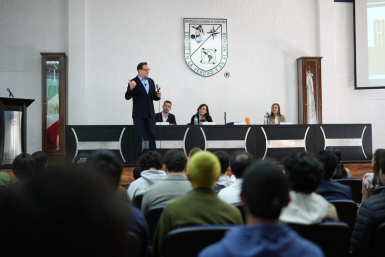 UAQ, Chertorivski y Ospital impulsan Ley de Cuidados en Querétaro