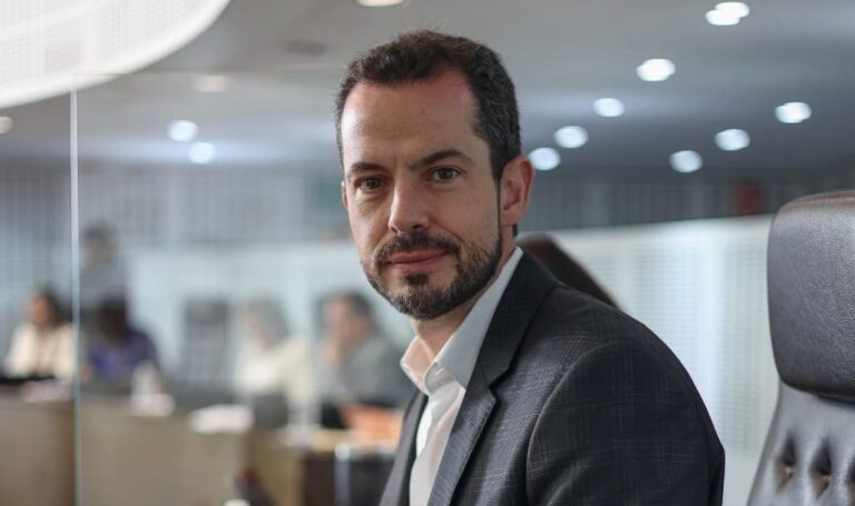 Reforma electoral, para ampliar la democracia y reducir el gasto: Ospital