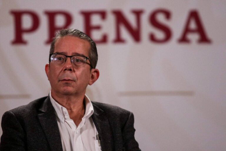 Anticorrupción investiga a Jenaro Villamil y Miguel Elorza por faltas administrativas