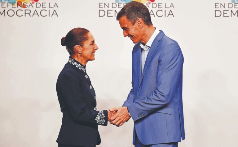 Sheinbaum regresa de España: «Le fue bien a México» y prepara revisión del T-MEC