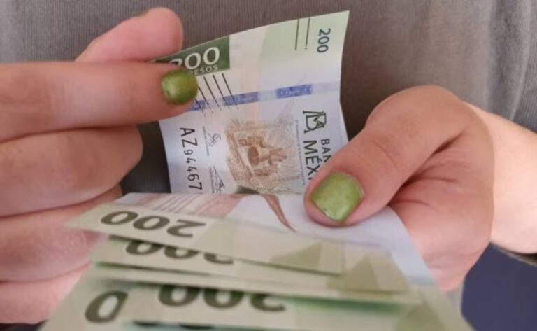 Economía mexicana se estanca en marzo: crecen servicios, tropieza la industria