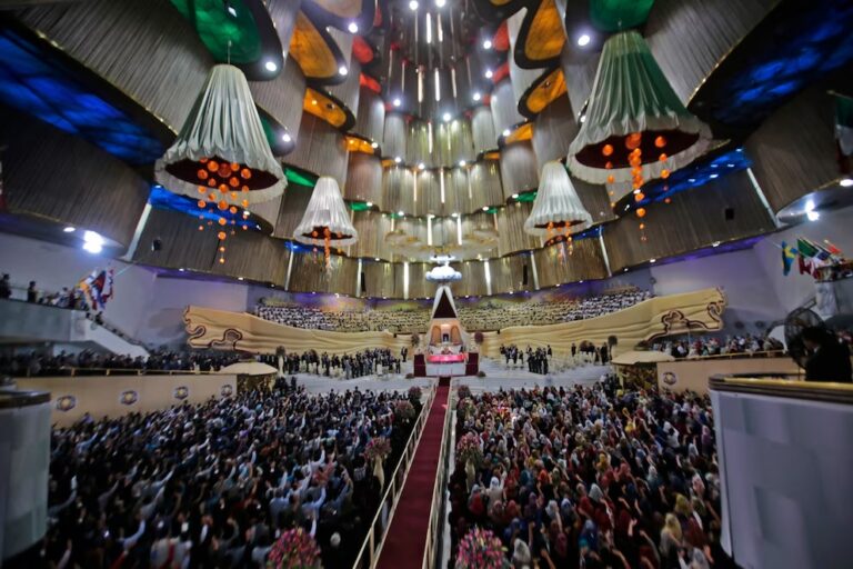 La Luz del Mundo conserva registro, pero suspenden licencia a Naasón Joaquín en México