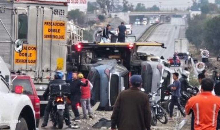 Caos En Autopista México Querétaro