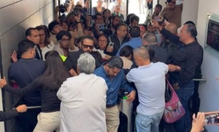 Colectivos irrumpen en el Congreso de Querétaro para exigir avance de iniciativas pendientes