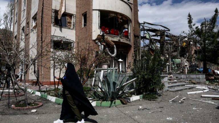 Negocian alto al fuego de 45 días entre EE. UU. e Irán para evitar escalada masiva