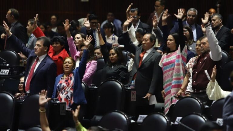 Diputados facultan a la SICT para construir y equipar hospitales en México