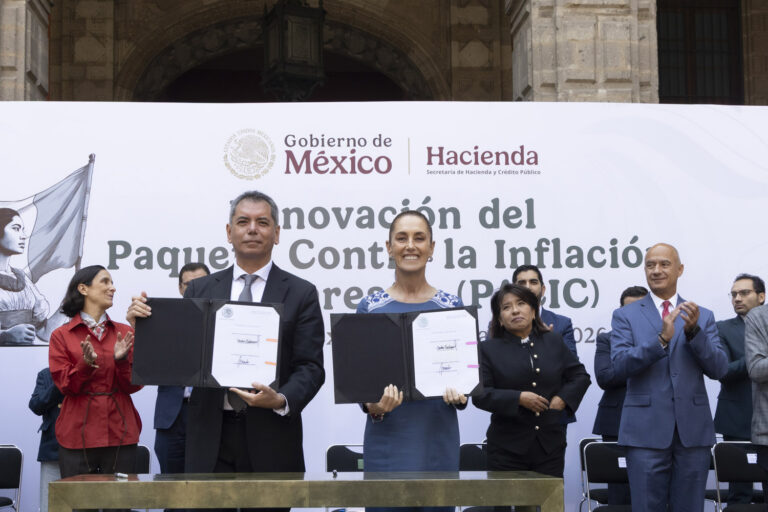 Sheinbaum y empresarios renuevan el PACIC; canasta básica se mantiene en un máximo de 910 pesos