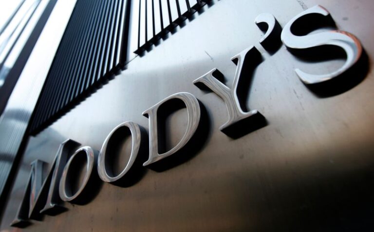 Moody’s recorta calificación crediticia de la deuda soberana de México; queda a un escalón de perder el grado de inversión