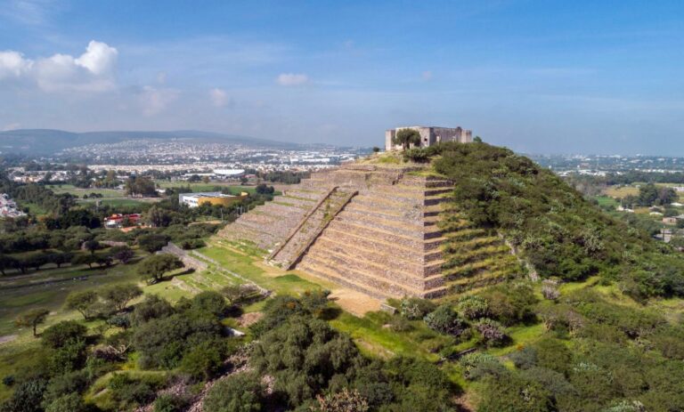 INAH reforzará seguridad en la Pirámide de El Pueblito tras incidentes en Teotihuacán