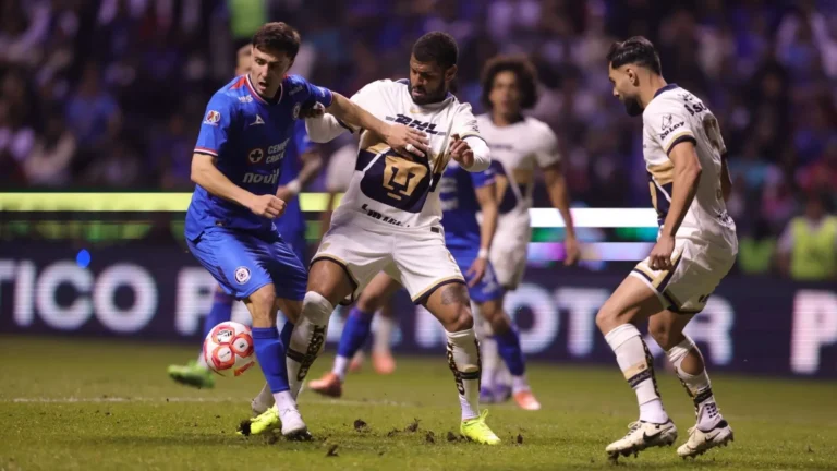 Cruz Azul y Pumas abren disputa personal por el título de la Liga MX