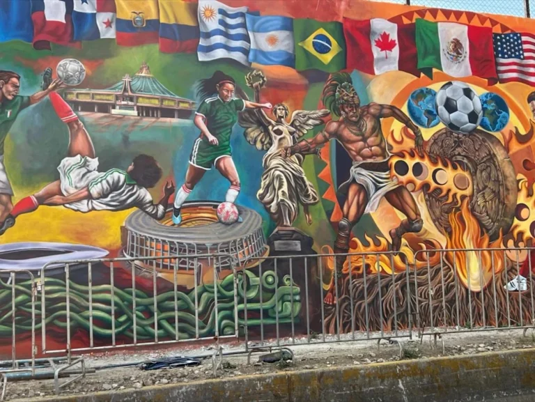 El mural histórico a pincel más grande del mundo en la CDMX busca el récord Guinness