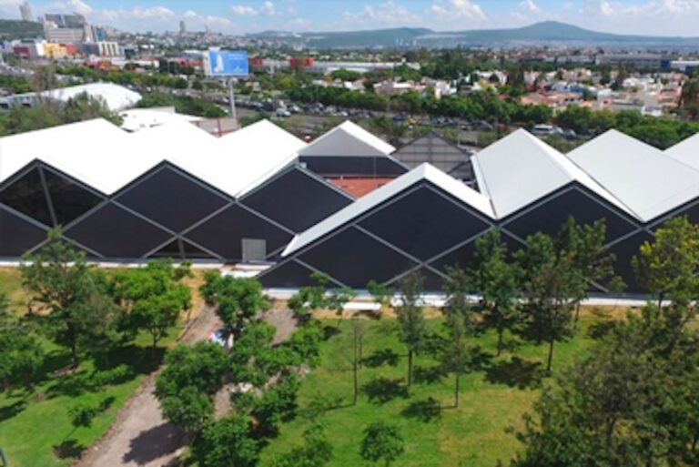 Usuarios del Multideportivo Querétaro 2000 denuncian malos tratos y saturación