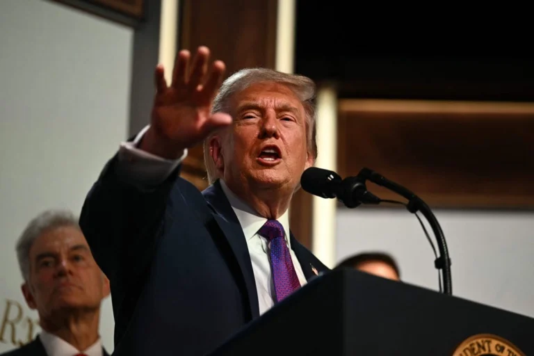 Trump amaga con ofensiva militar contra Irán para este fin de semana si no aceptan un acuerdo