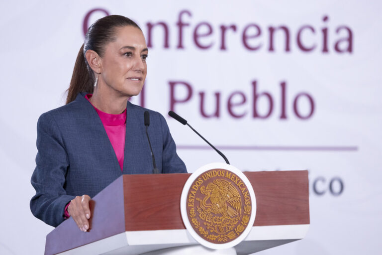 Sheinbaum evita responder a la zar antidrogas de EEUU y deslinda a México de la fabricación de fentanilo