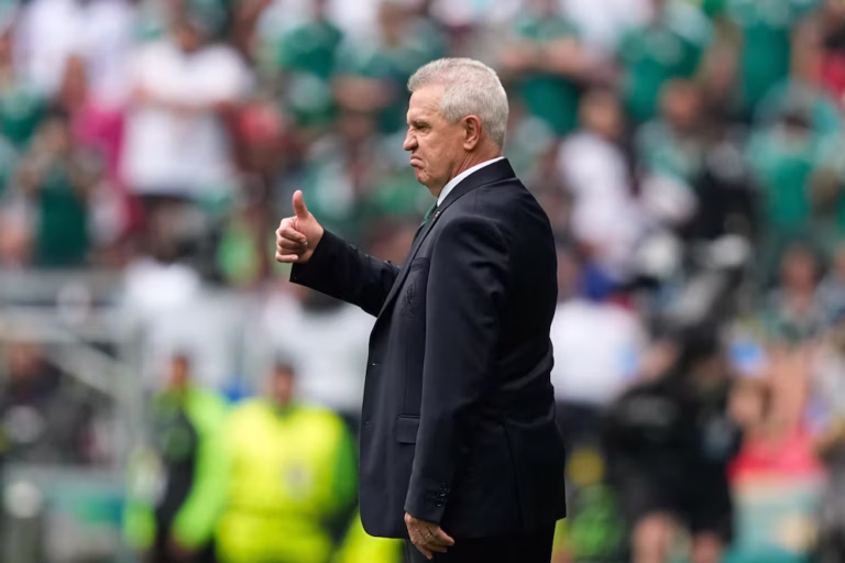 Javier Aguirre planea continuar como director técnico después del Mundial 2026