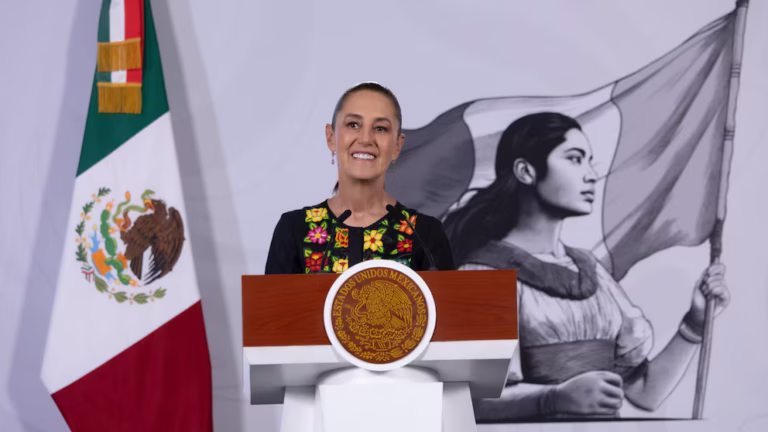 Claudia Sheinbaum celebra pase de México a dieciseisavos y elogia al ‘Tala’ Rangel