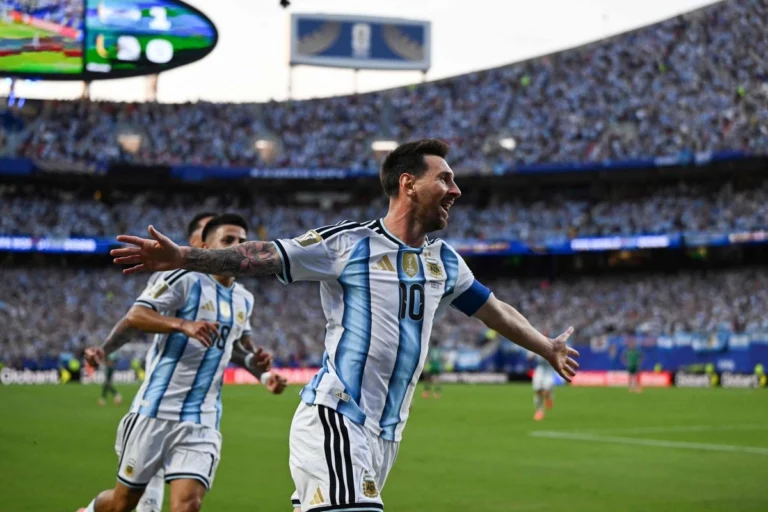 Argentina debuta con goleada ante Argelia: Messi marca triplete e iguala récord histórico de Klose