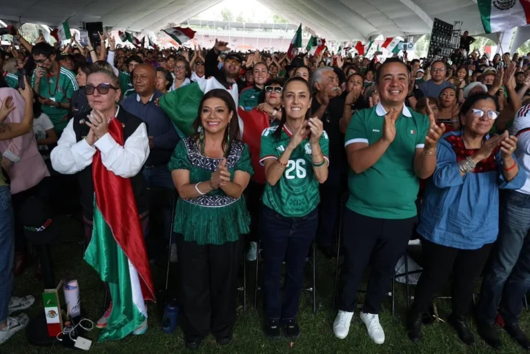 Claudia Sheinbaum celebra con aplausos el triunfo de la Selección Mexicana en su conferencia mañanera