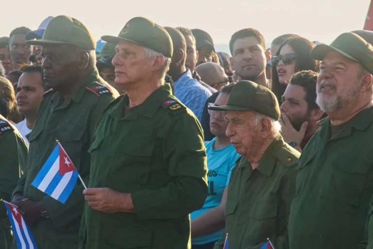 Estados Unidos impone sanciones financieras al presidente de Cuba y a la familia de Raúl Castro