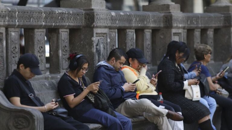 Conectividad a internet en México se duplica en una década; alcanza al 78.3% de los hogares
