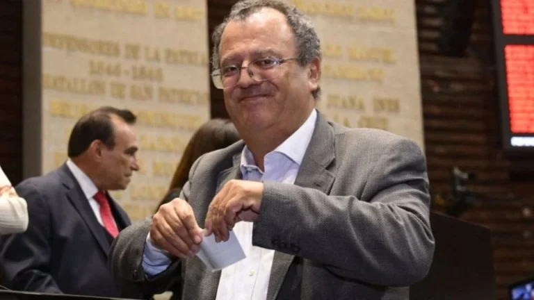 Gilberto Herrera se registra como aspirante a la Coordinación de la 4T en Querétaro