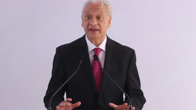 Exdirector de Pemex Víctor Rodríguez Padilla Percibió Ingresos Superiores a los de la Presidenta