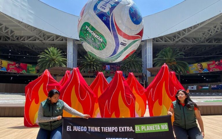 Greenpeace México alerta sobre el impacto de la crisis climática en el futbol durante el Mundial 2026
