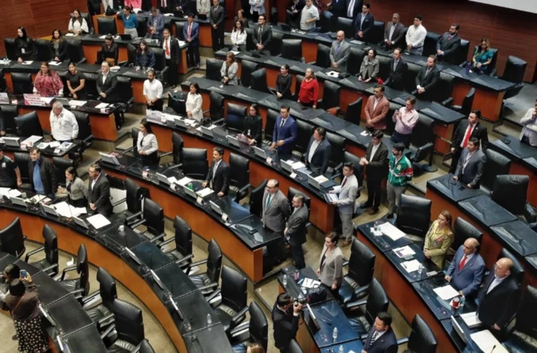 Senadoras y diputados federales de Morena piden licencia para competir por 17 gubernaturas