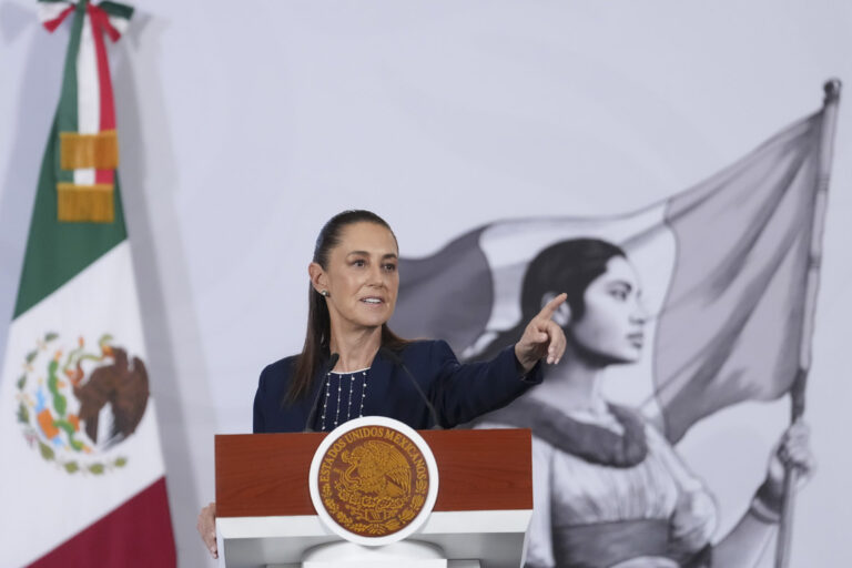 Claudia Sheinbaum descarta prohibición federal de narcocorridos y apuesta por la educación