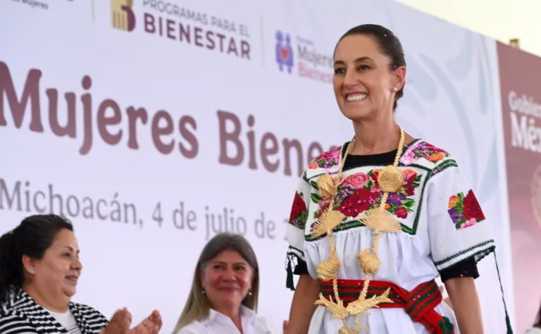 Claudia Sheinbaum felicita a EE. UU. por su independencia y defiende soberanía de México