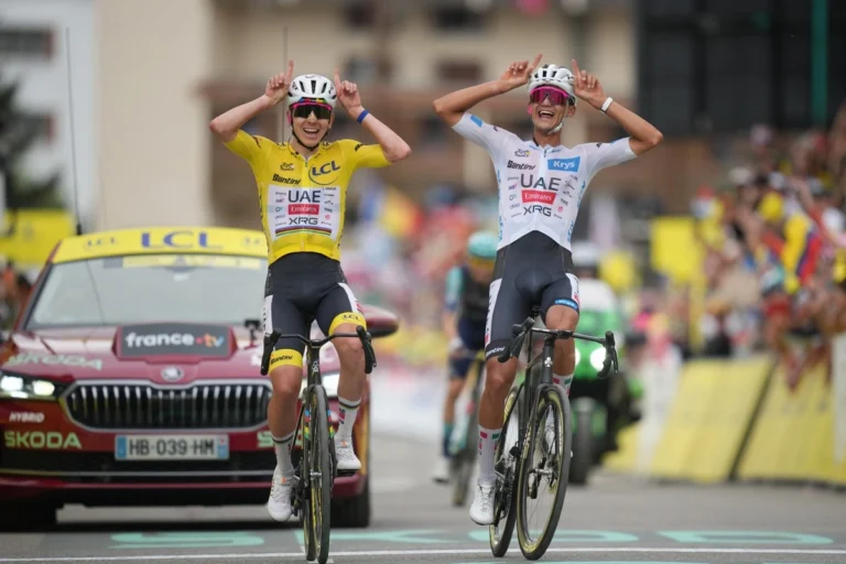 Isaac del Toro asegura histórico podio y maillot blanco en el Tour de Francia a falta de la etapa final