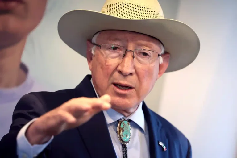 Claudia Sheinbaum reacciona a las memorias de Ken Salazar sobre «El Susurrador» y acusa mentiras de EE. UU.