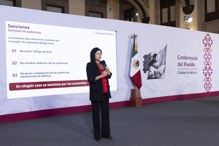 Luisa Alcalde rechaza censura y acusa “campaña de desinformación” por derechos de las audiencias