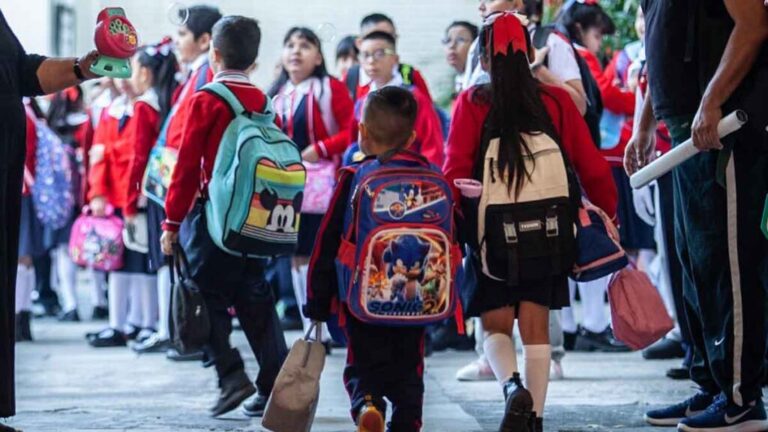 Arranca ciclo escolar 2026-2027 en 4 mil 687 planteles de Querétaro