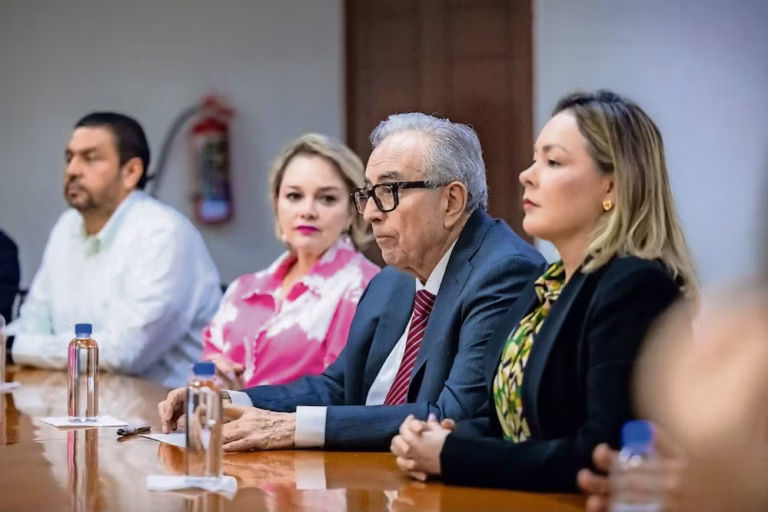 Reaparición de Rubén Rocha Moya desata deslinde masivo de Morena y de la Segob