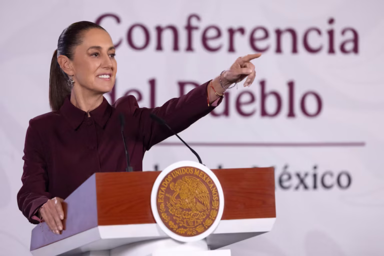 Claudia Sheinbaum descarta reunión con Ken Salazar tras controversias por la detención de “El Mayo”
