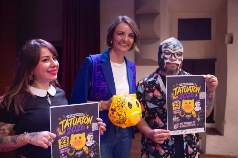Artistas del tatuaje y la moda se unen por las infancias con cáncer en Querétaro