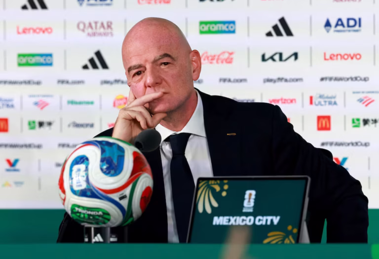 El millonario aumento de sueldo de Gianni Infantino tras el fallido proyecto de la FIFA