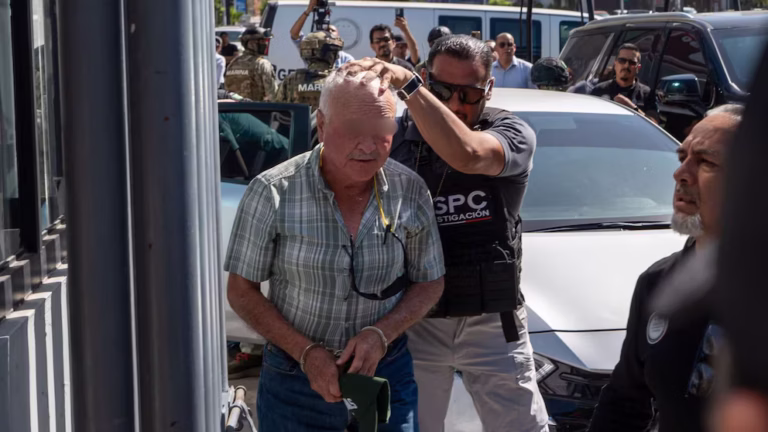 Ernesto Ruffo Appel promueve amparo contra prisión preventiva y vinculación por huachicol fiscal.