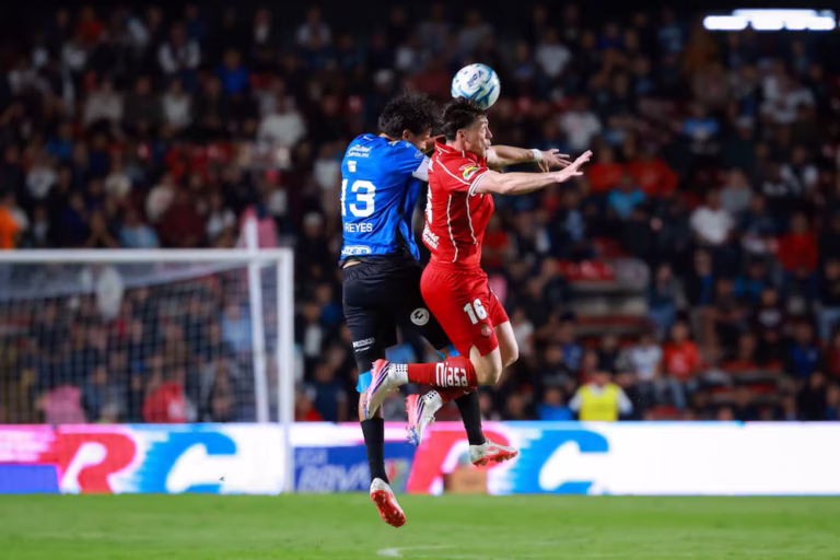 Toluca se impone 2-1 a Gallos Blancos en La Corregidora