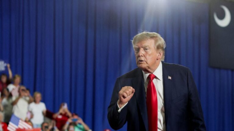 Donald Trump acusa a Canadá de imponer altos aranceles al sector agrícola de EE. UU.