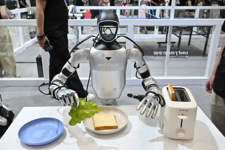 Unitree debuta en bolsa impulsada por auge de robots humanoides en China