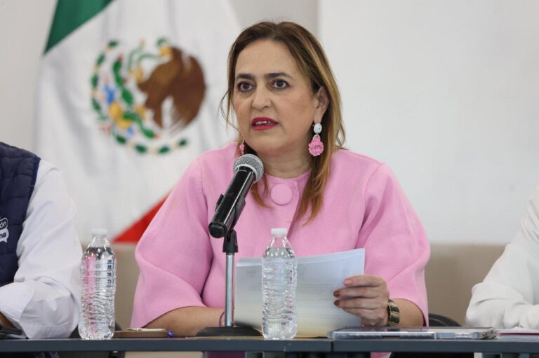Perla Flores refrenda compromiso con la niñez y juventud en el CEPACIQ