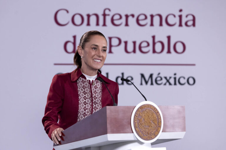 Claudia Sheinbaum cuestiona alcances de la prueba PISA y justifica retroceso educativo en México