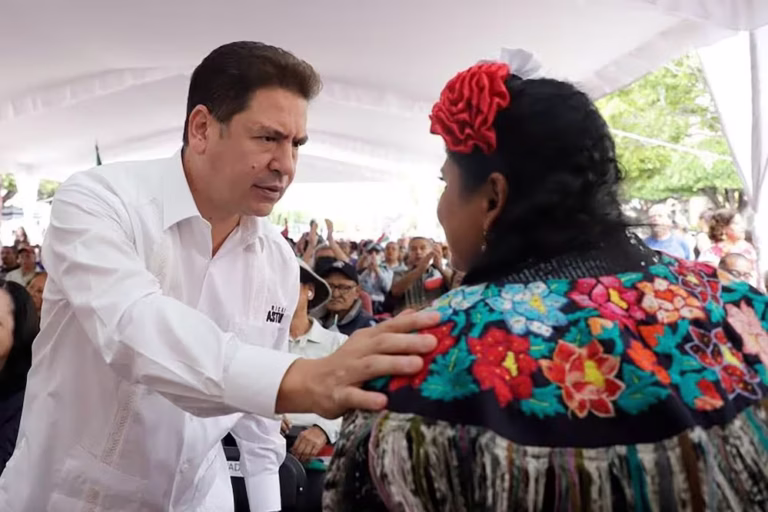 Ricardo Astudillo y Morena discrepan por la coordinación de comités de la 4T en Querétaro