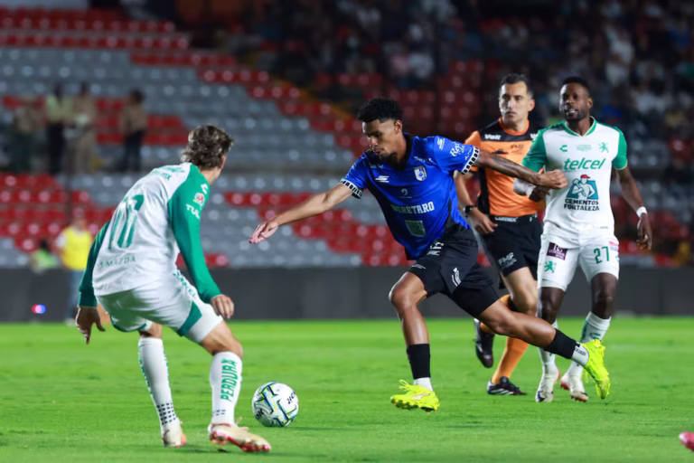 Querétaro y León igualan 1-1 en una edición más del Clásico del Bajío en La Corregidora