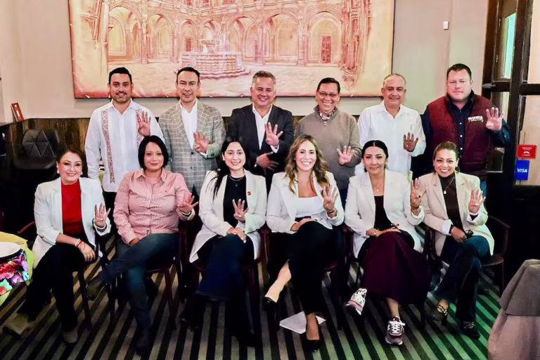 Santiago Nieto coordina la agenda política de la 4T con legisladores en Querétaro
