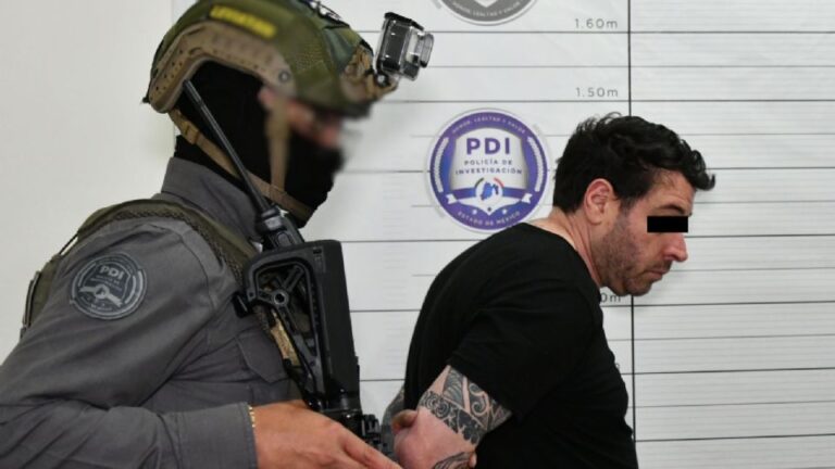 Trasladan al penal de Barrientos a presuntos implicados en el homicidio del tecladista de Camilo Séptimo y su familia