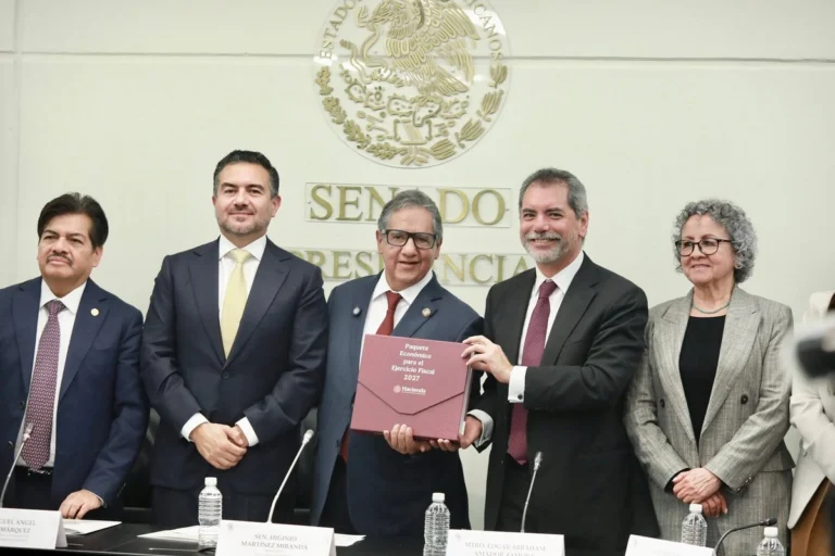 Hacienda entrega el Paquete Económico 2027 al Senado con enfoque en la eficiencia recaudatoria