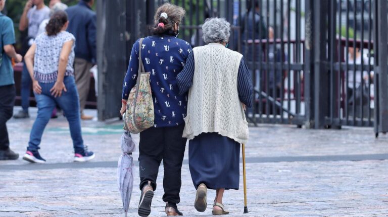Inegi reporta caída de la fecundidad a 1.2 hijos por mujer y acelerado envejecimiento en México